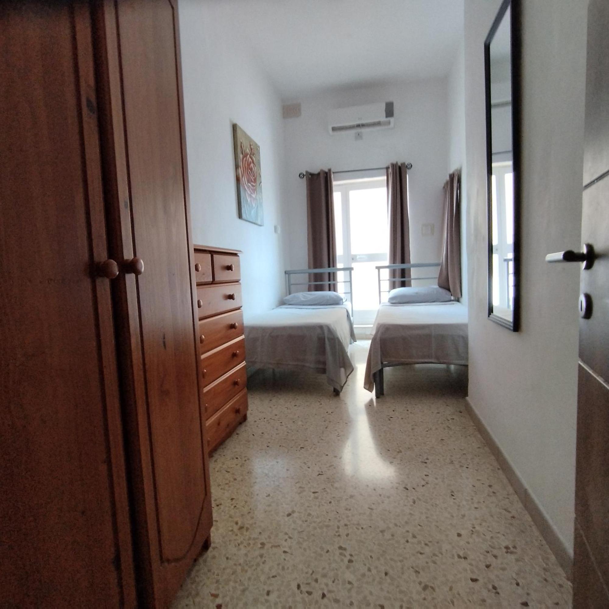 St Julian's Maltese Townhouse - Multiple Units Apartment *