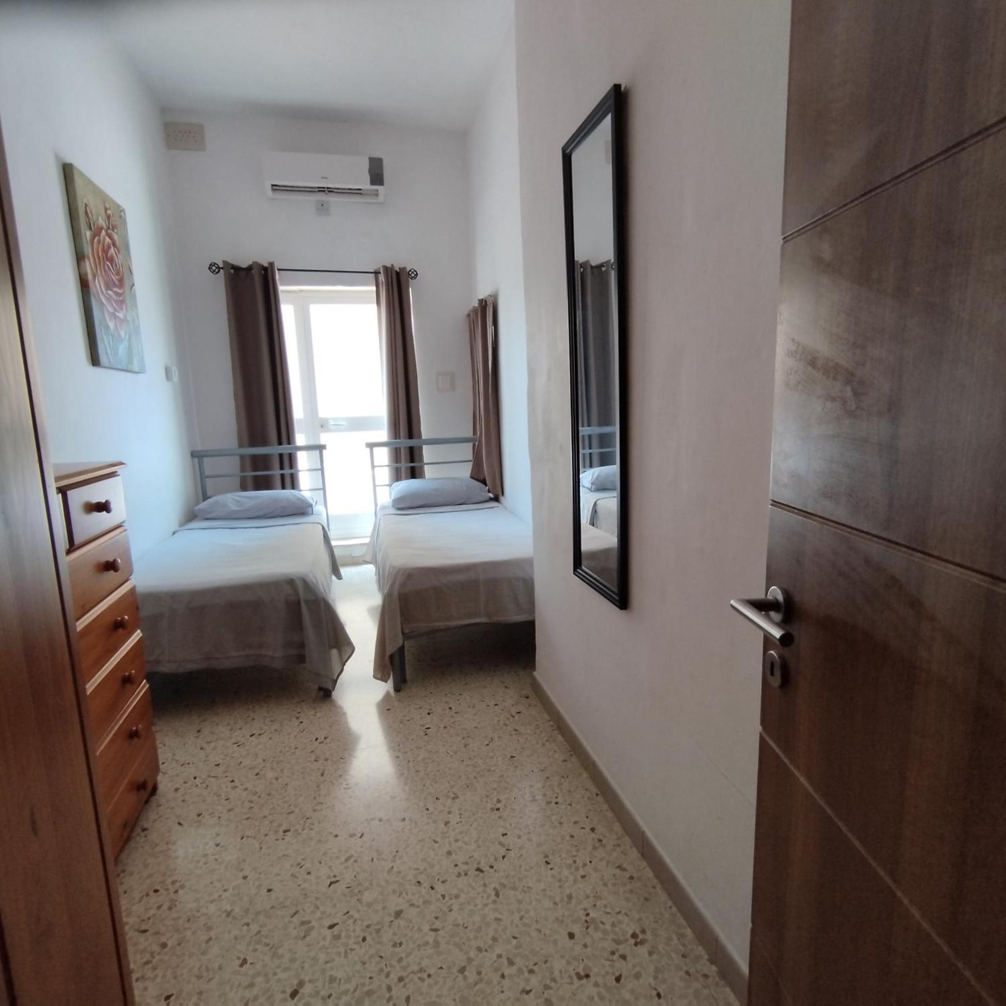 St Julian's Maltese Townhouse - Multiple Units Apartment